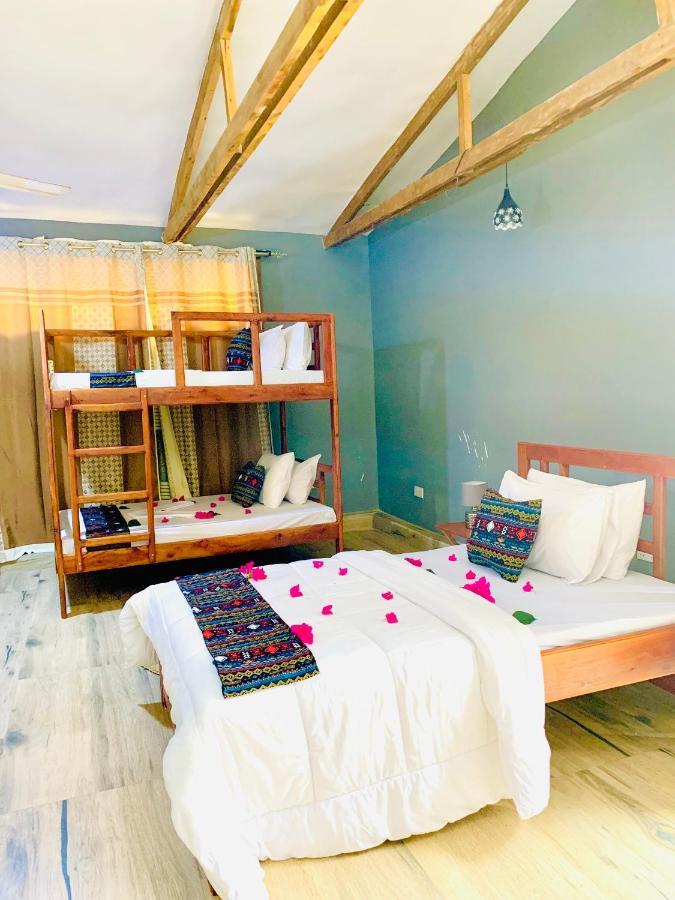 Uroa Getaway Bed & Breakfast Exterior photo